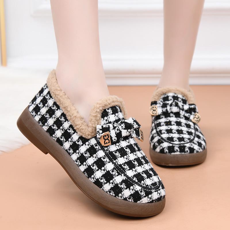 Processing custom winter new old Beijing cloth shoes women's cotton shoes middle-aged and elderly piled thickened warm mother shoes cotton boots