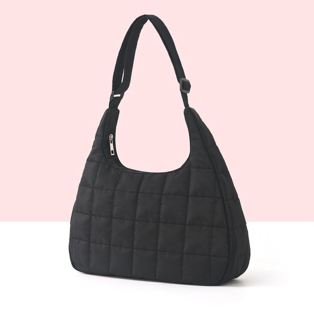 Urban Minimalist Tote Bag With Padded Polyester Material For Daily Use