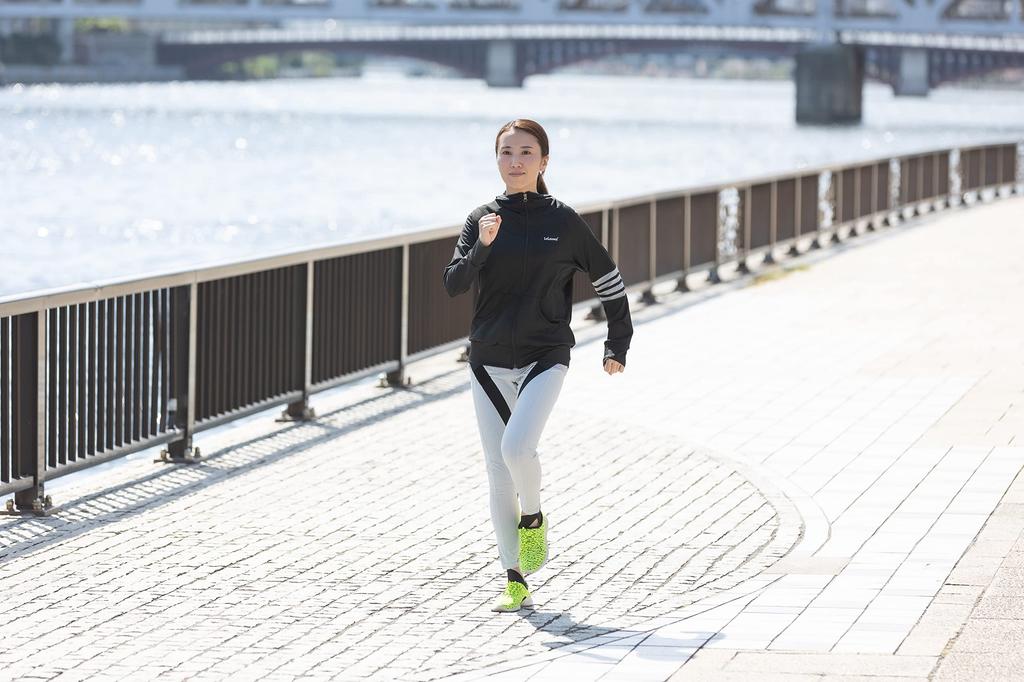 Einfach um den Körper wickeln, um Ihre Made in Walking Assist zu trainieren. Leicht an- und auszuziehen. Körpergewicht. Verstellbare Größe. Muskeln.. Japan. Gürtel. aus.