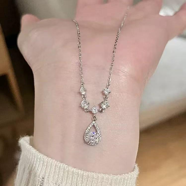 Mermaid's Tears Water Drop Necklace: Gold-Plated, Rhinestone-Inlaid Clavicle Chain for Women