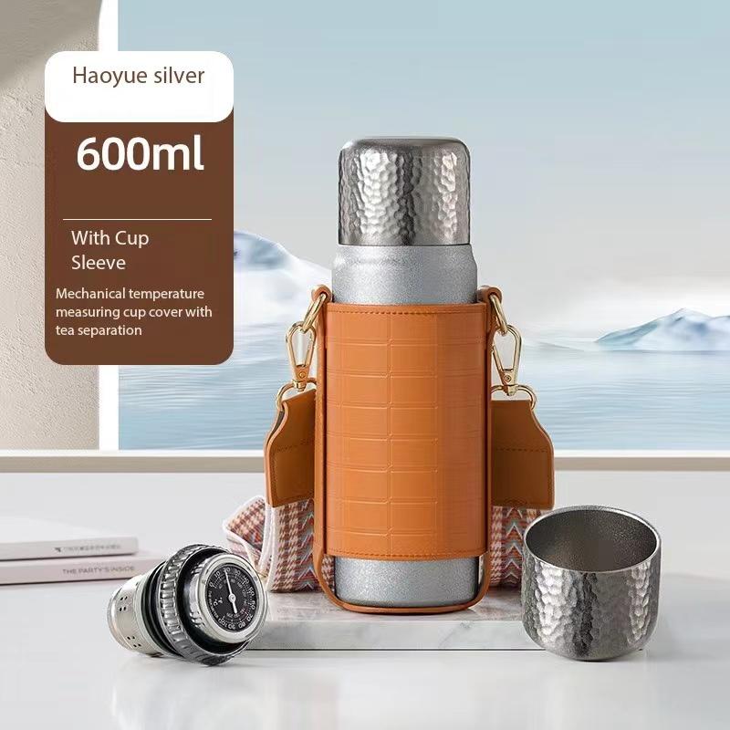 

600 мл/20 унций, бутылка для воды с вакуумной изоляцией из титанового сплава, портативная подарочная хорошо изолированная чашка для воды с кожаным чехлом 501-600ml