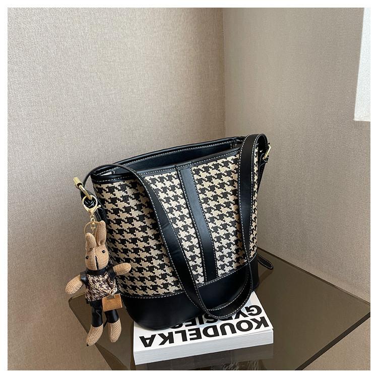 IELGY Ladies Messenger Bag Fashionable All-Match One-Shoulder Checked Bucket Bag