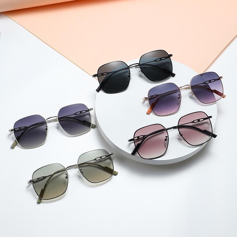 

High-End UV Protection Slimming Sunglasses for Women and Men - Large Frame Summer Style Sunglasses