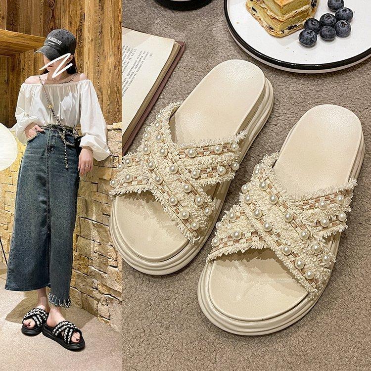 

Xiaoxiangfeng platform slippers women s 2025 summer new Korean version fashion cross pearl cool slippers beach slippers women 40