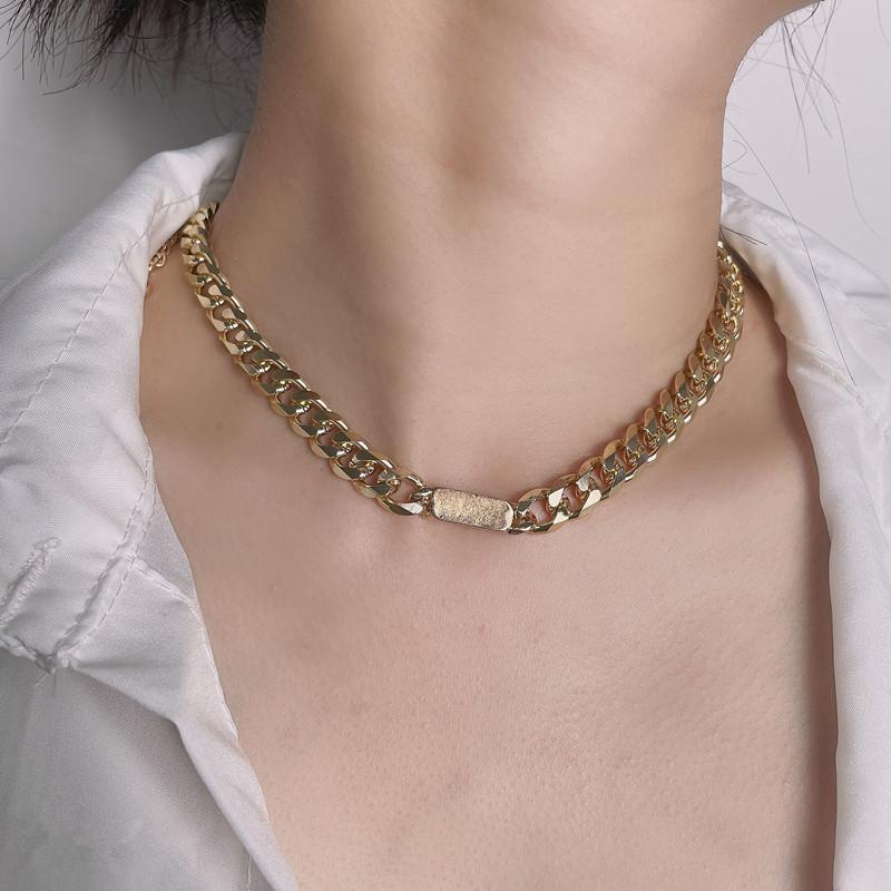 European and American Jewelry Hip-hop Cool Street Geometric Necklace Simple Buckle Head Thick Chain Necklace