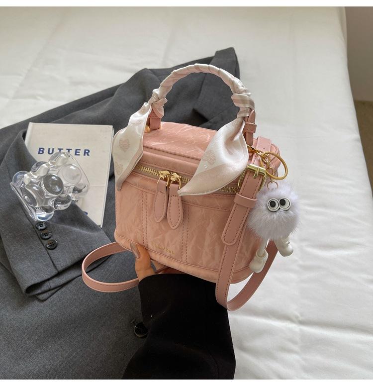 Versatile Box Bag New Popular Bag Women's Handheld Textured Messenger Small Square Bag