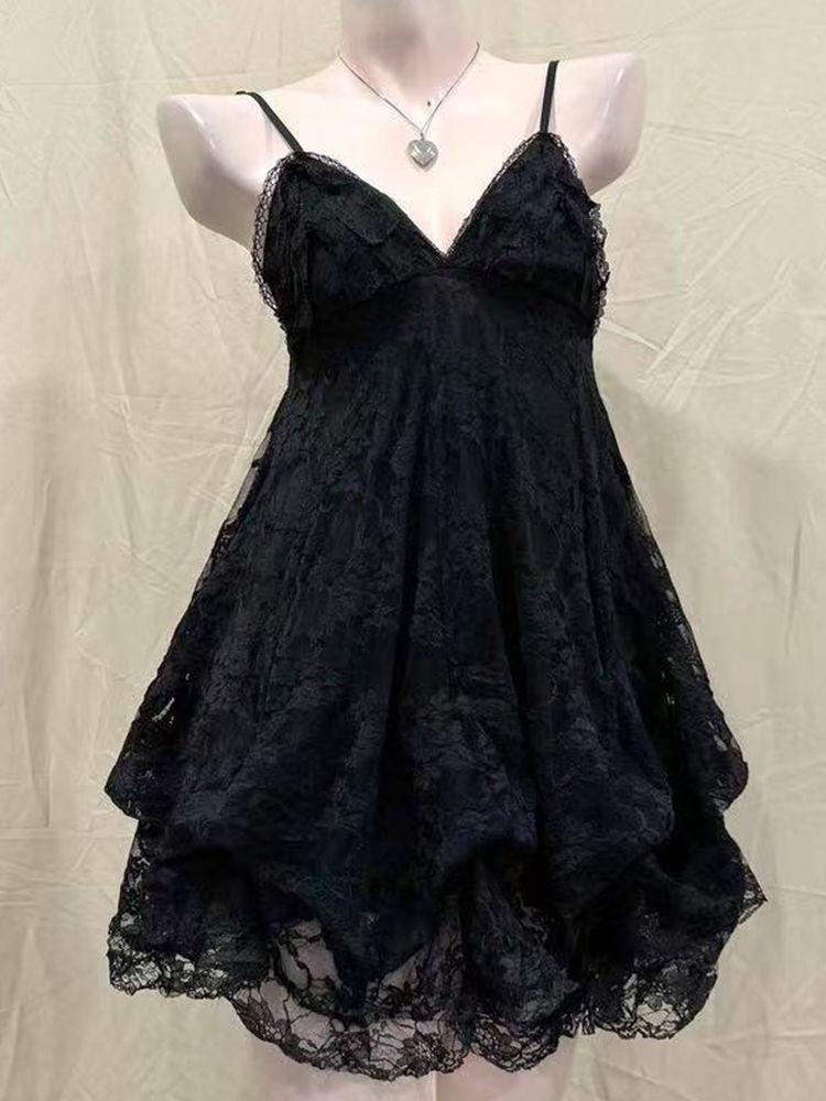 

2025 Платье на бретелях в японском винтажном стиле Женское Корейская мода Черное кружевное платье-комбинация Летнее Милое лоскутное Новое цельное платье S чёрный