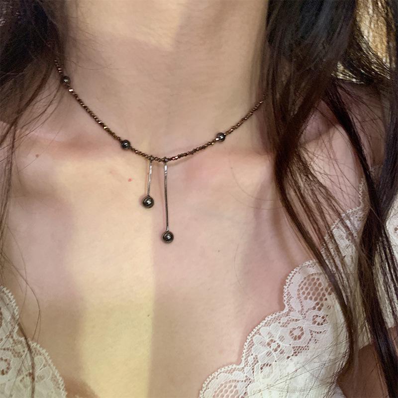Dark Punk Sunflower Choker Necklace - High-End Niche Metal Jewelry for Women