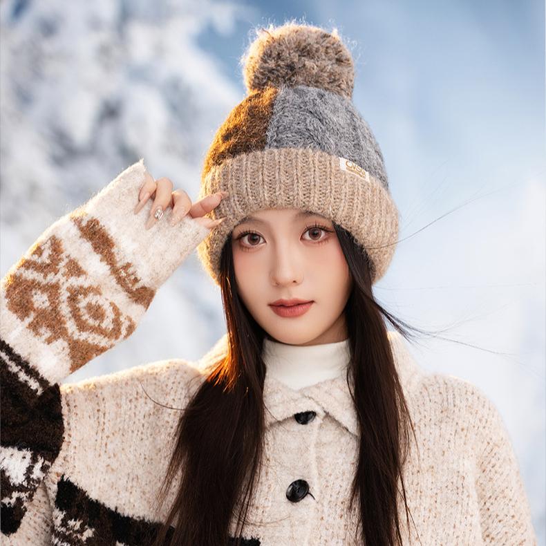 Women's Fashion Color Matching Hairball Knitted Hat Autumn and Winter Outdoor Piled Thickened Thermal Hat Retro Hat