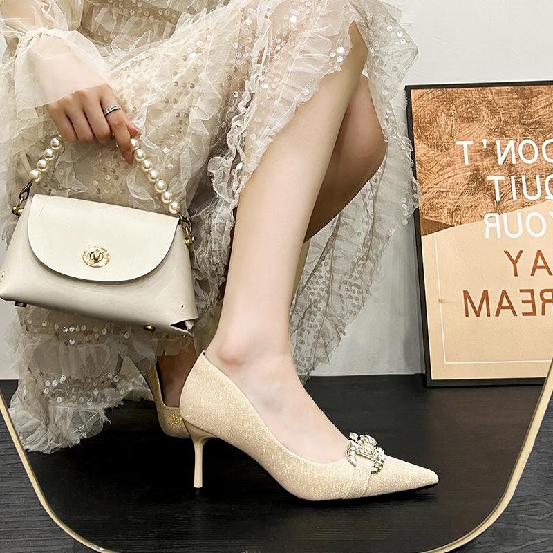 

2024 новый сезон свадебные туфли заостренные нишевые легкие губы темперамент светские туфли шампанского серебристого цвета для подружек невесты 34