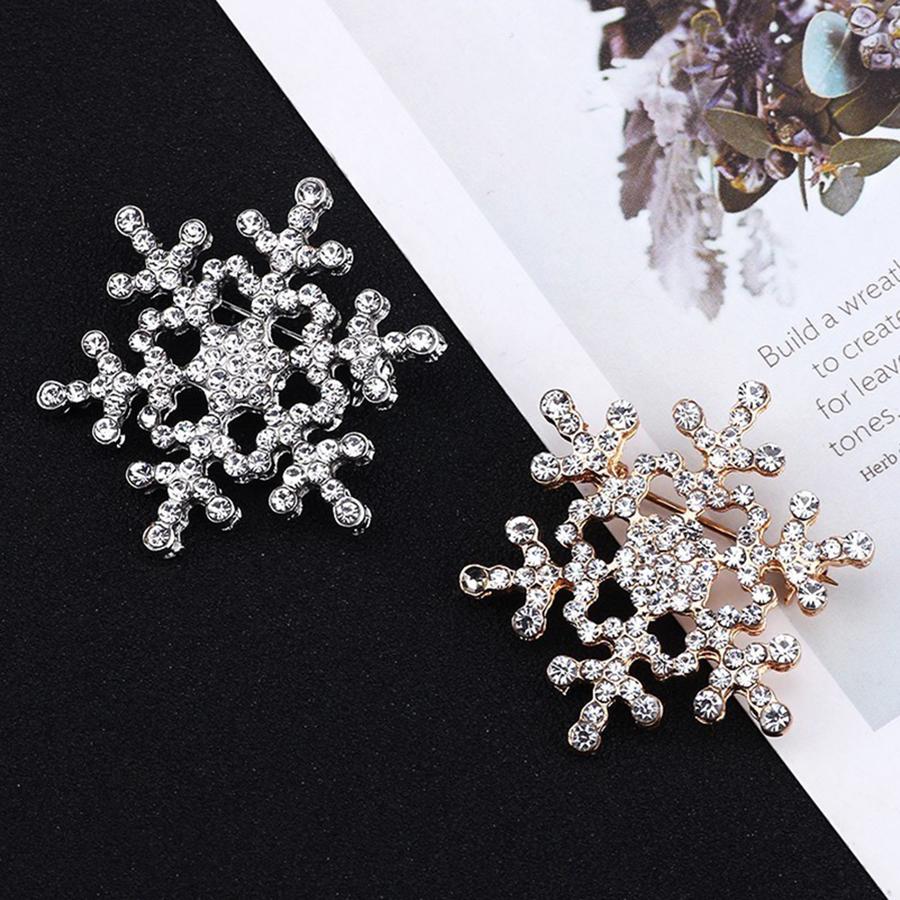 Exquisite Snowflake Brooches for Women Men Rhinestone Flower Winter Sweater Shirt Suit Collar Pins Jewelry Gifts