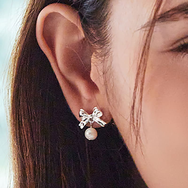 Charmy ribbon pearl-earring