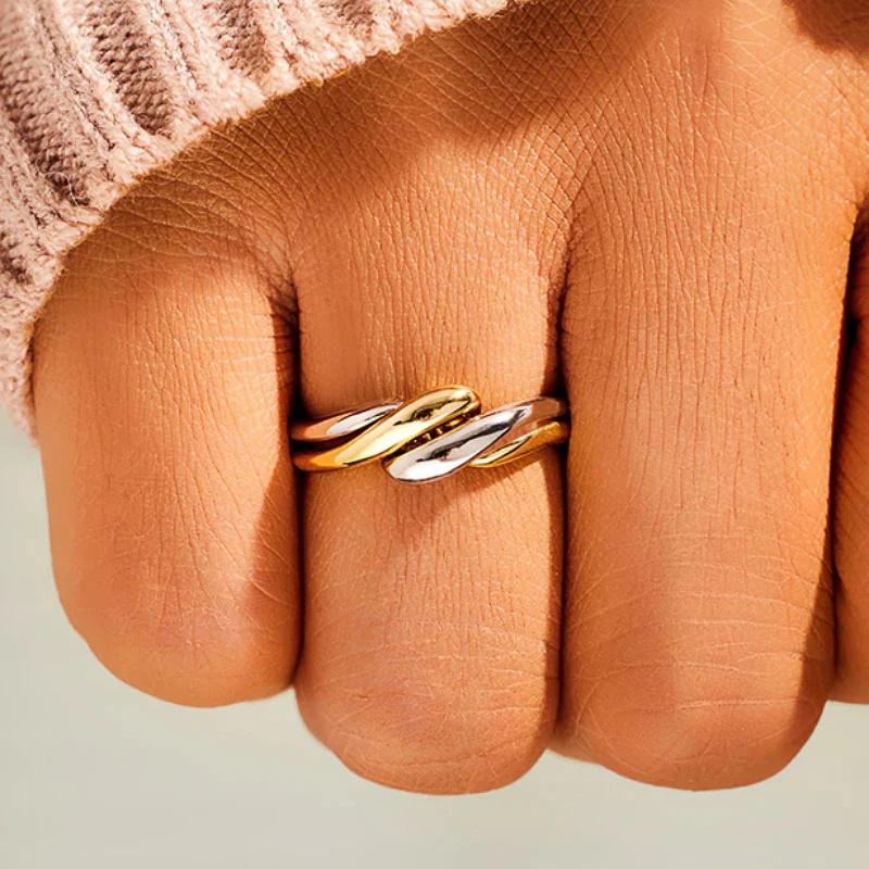 Trendy Tofarget Tvinnet Finger Dame Ring Moderne Mote Kvinne Metallringer Daglig Bruk Allsidige Tilbehør Smykker