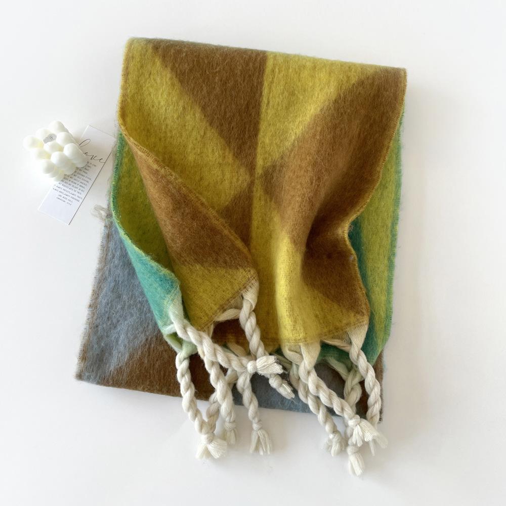 Classic Geometric Triangular Seahorse Hair Scarf Women's Winter Warmth Advanced Sense Hand-rubbed Beard Long Fringed Scarf