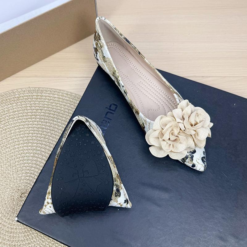 Fashion Flat Shoes for Women 2025 Spring and Autumn Pointed Toe Flower Shallow Mouth Boat Shoe Ethnic Style Women's Shoes Big Size 41-43
