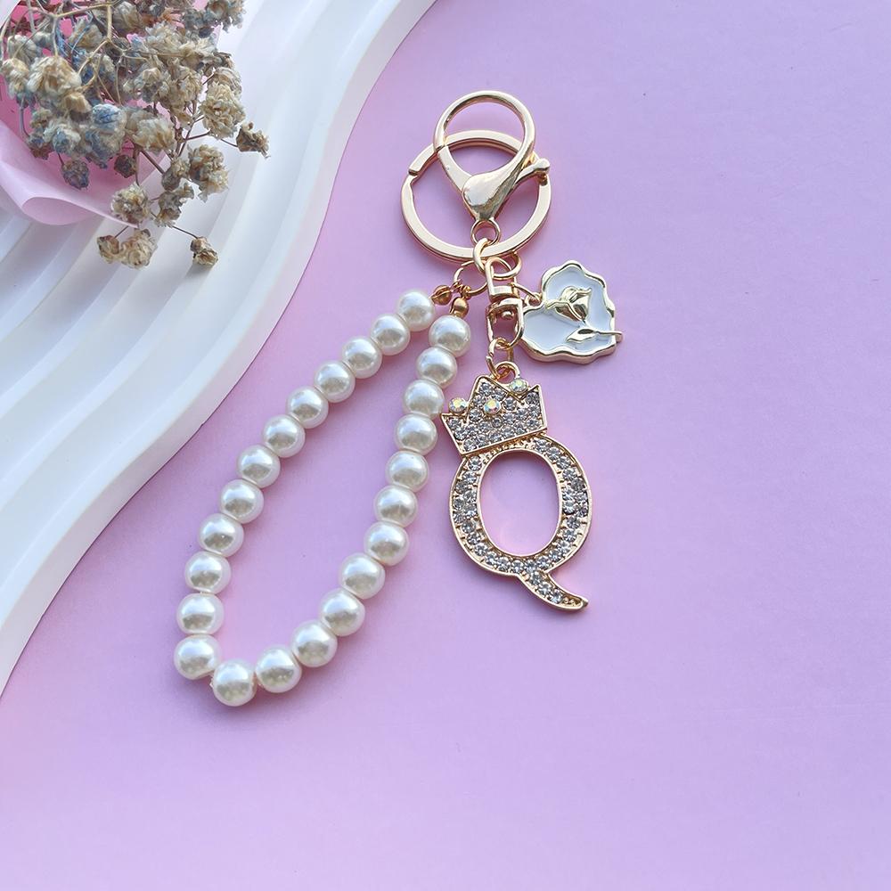 Boutique Crown A-Z 26 Initial Letters Rose Keyring Crystal Faux Pearl Resin Beaded Keychain Bag Pendant Women Girl Gifts Jewelry