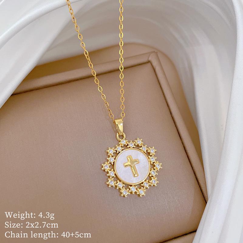 Copper Micro-Inlaid Love Fashion Light Luxury Temperament Gorgeous Full Diamond Necklace Female Versatile Collarbone Chain Titanium Steel
