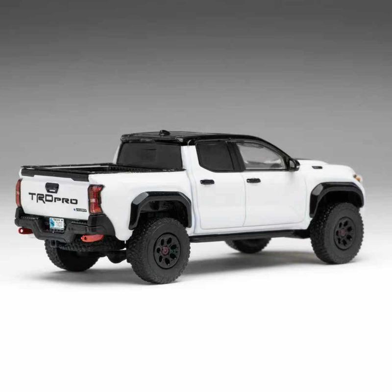 DiecastTalk Exclusive GCD 1/64 Toyota Tacoma TRDPRO(4th Gen) ICE CAP WHITE Alloy Car Model