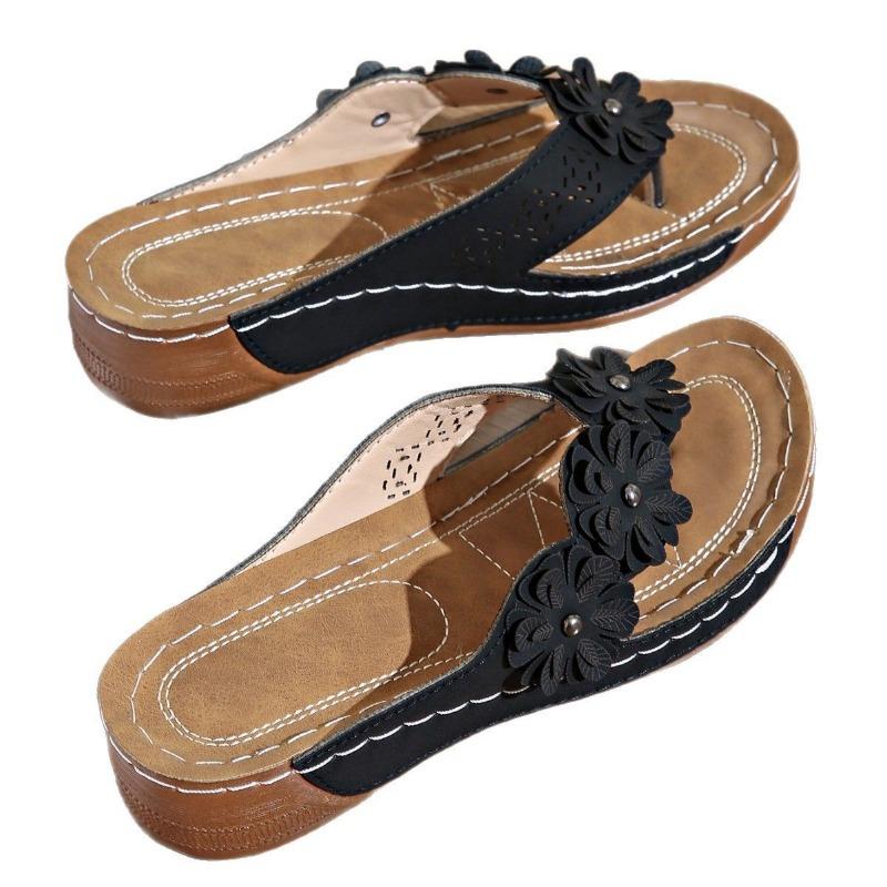 Large Size Cool Slippers Women's Summer New Herringbone Hollow Flower Thick Bottom Beach Women's Cool Slippers