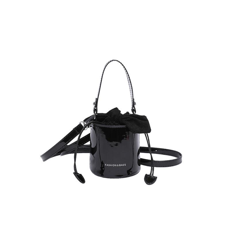 

Миниатюрная изысканная винно-красная глянцевая лакированная сумка через плечо, новая сумка-мешок с бантом и завязкой под мышками, сумка-помада High Street