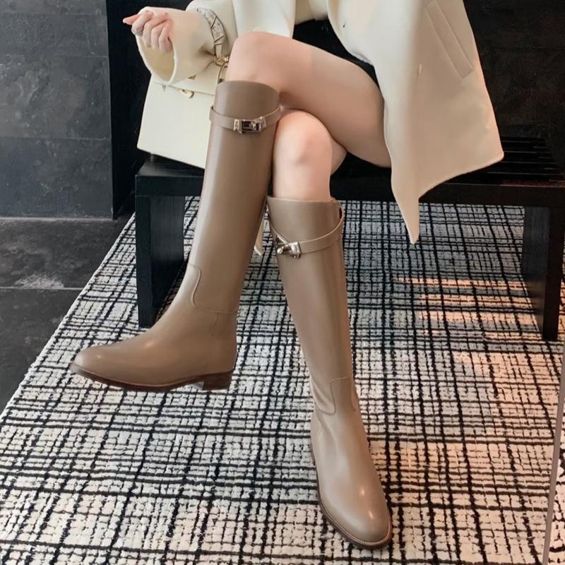 

Grape mother same 2025 autumn and winter new small pointed thick heel knight boots medium and high boots loose women s boots shoes 40
