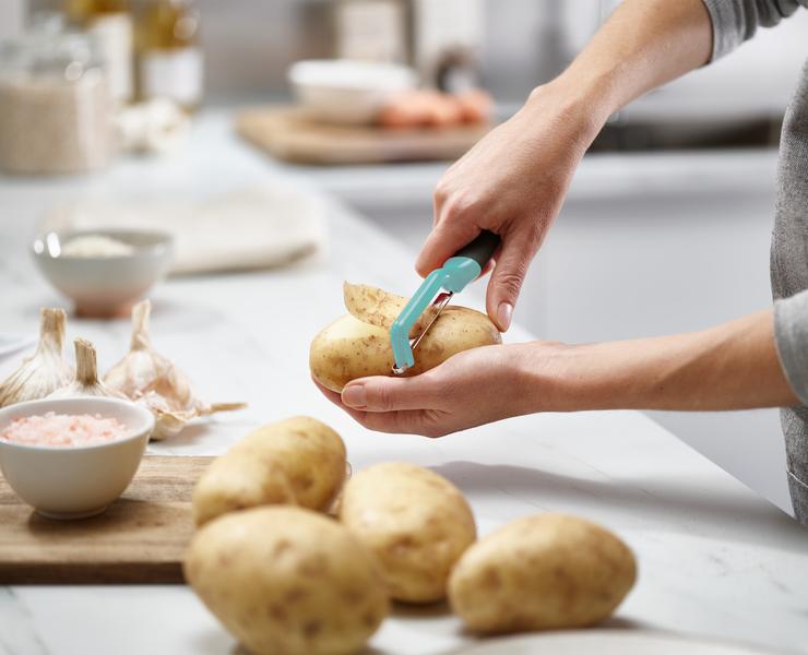 Joseph Joseph Duo Simple Potato Peeler with Eyelet Cutter