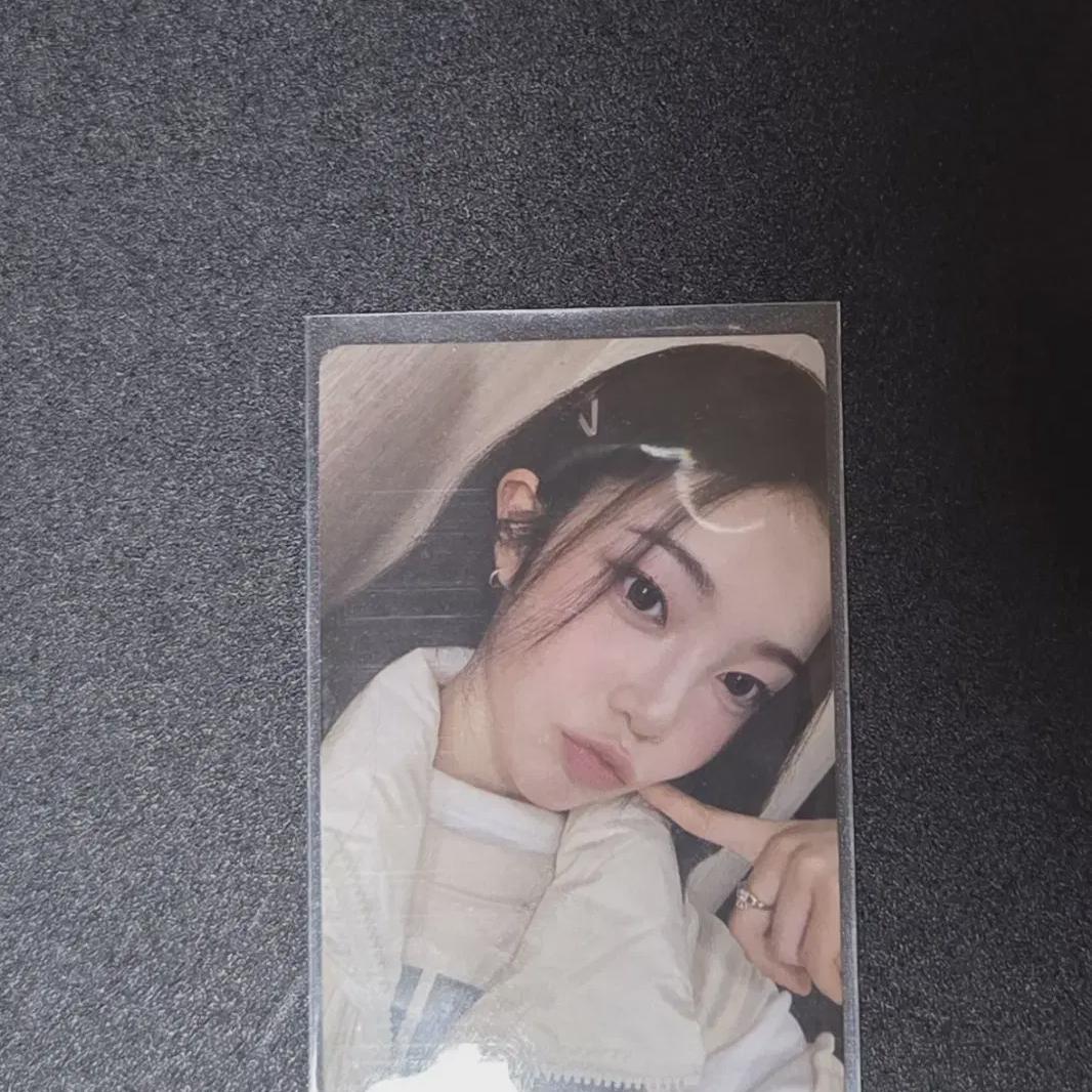 

I Sell Hats To Hats Ian Showcase Photocard