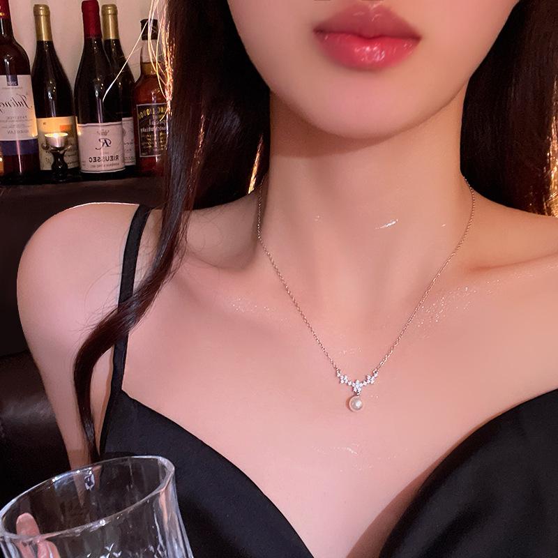 Korean Pearl Necklace for Women - Elegant Titanium Steel Clavicle Chain with Love Design