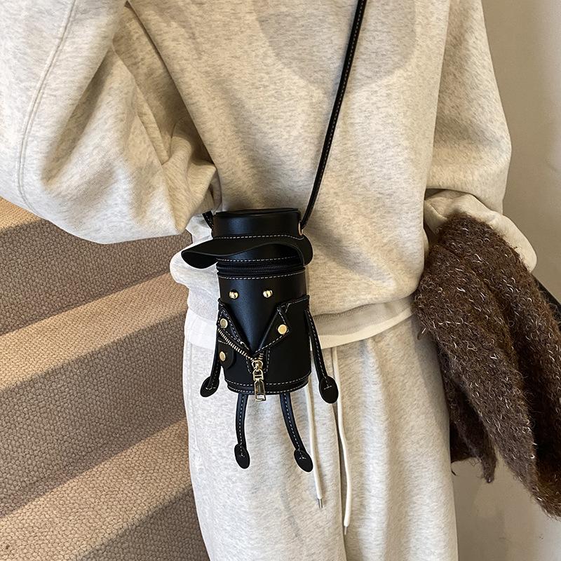Cute mini bag 2025 new Japanese cartoon girl personality funny rivet shoulder crossbody cylinder bag