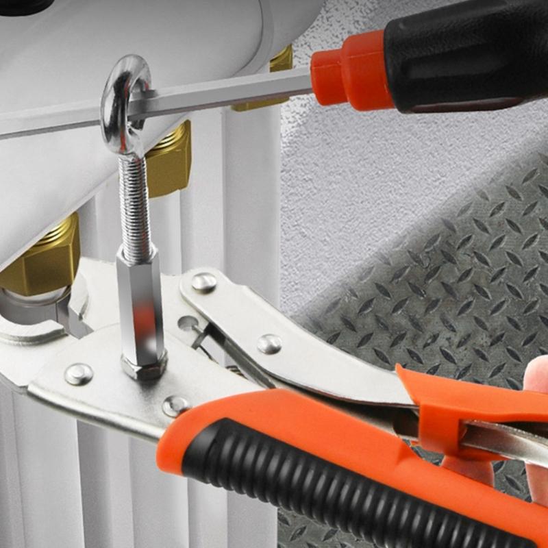 High Carbon Steel Floor Heating Pipe Wrench With WeldingFree Design 6cm Wide Jaw Opening For Efficient Maintenance Installation