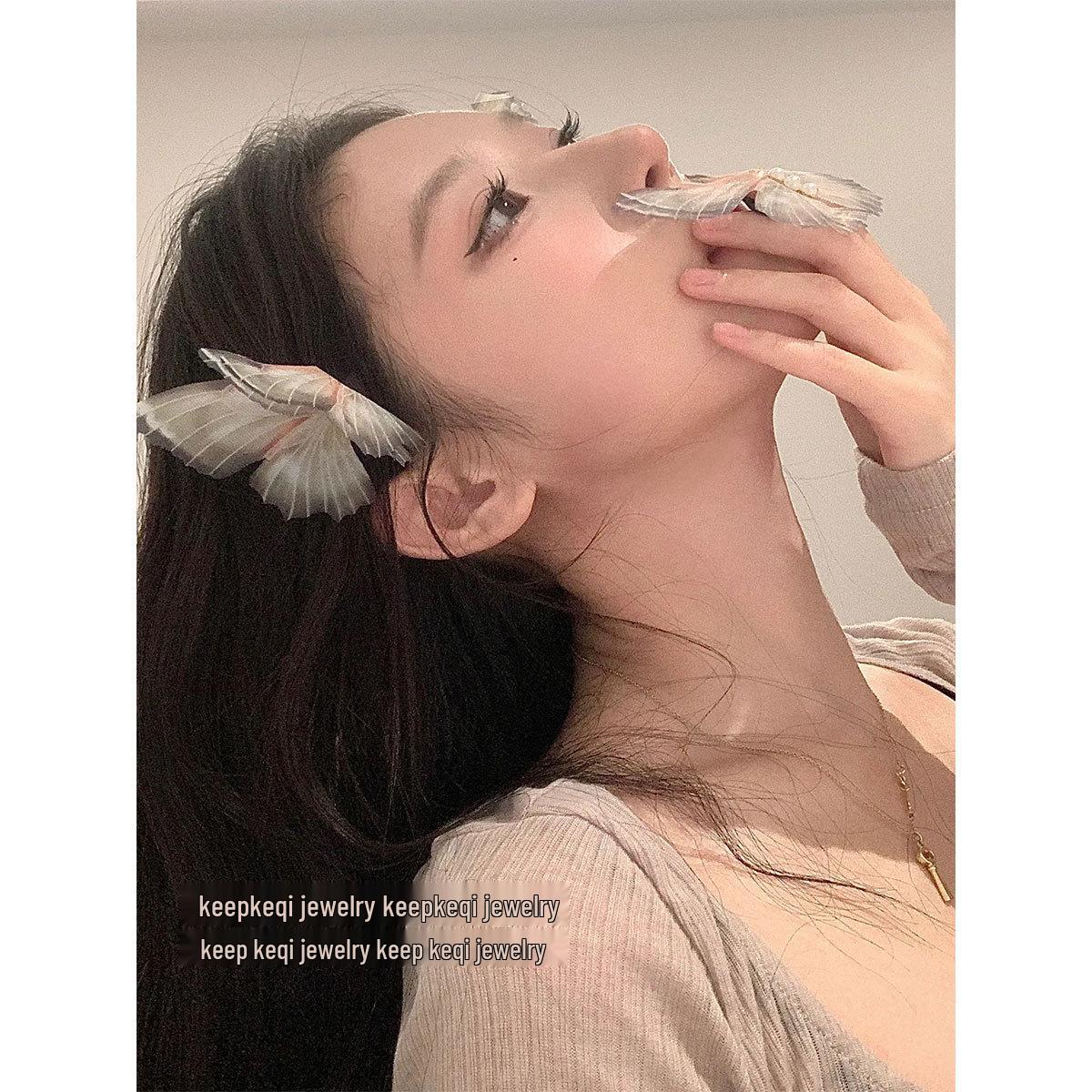 

Pink Phalaenopsis Hair Clip: Seaside Vacation Flower Accessory