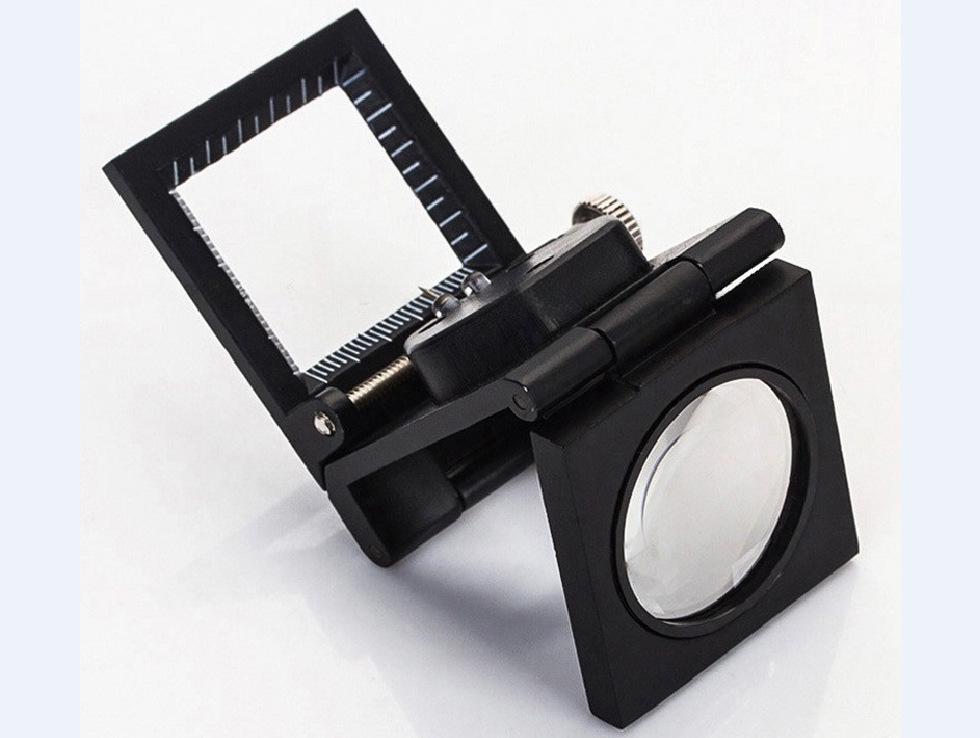 Double LED Optical Glass Metal Magnifier with Black Spray Paint for Racing Pigeon Tri-fold Linen Testing