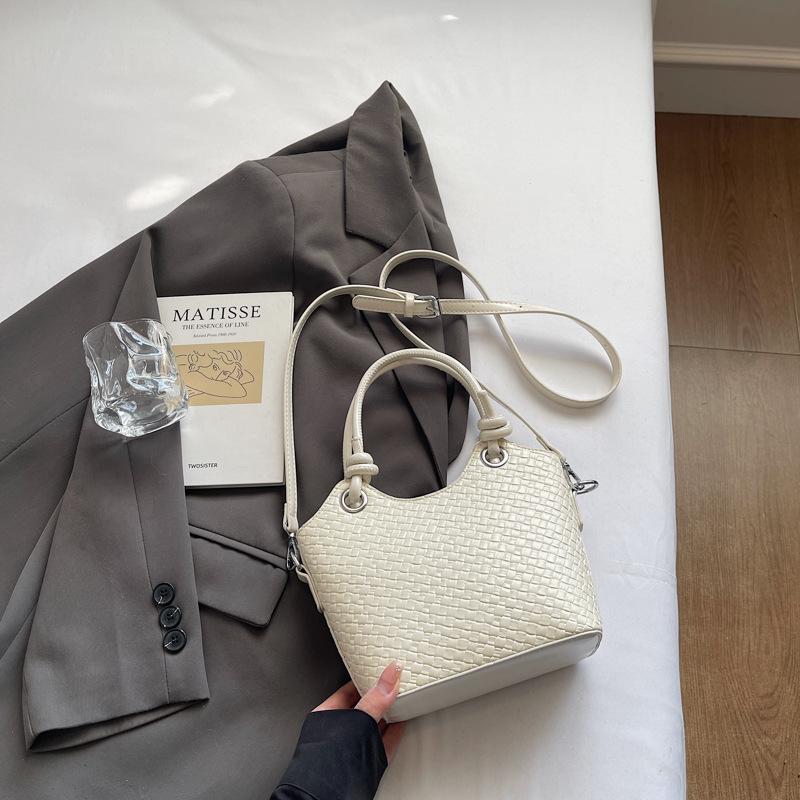 Premium sense bag women 2025 new popular bucket bag fashion versatile shoulder bag commuter messenger hand bag