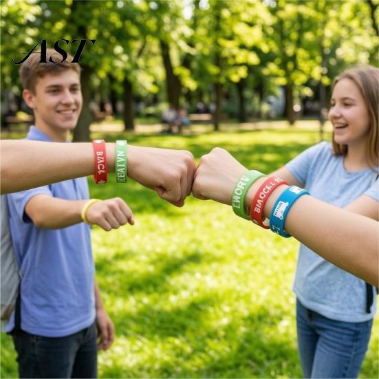 Elastic Bracelets for Student Parties 6 Pcs Welcome Back To School Bracelets, First Day of Party Silicone Wristbands Students, Prize Accessories,