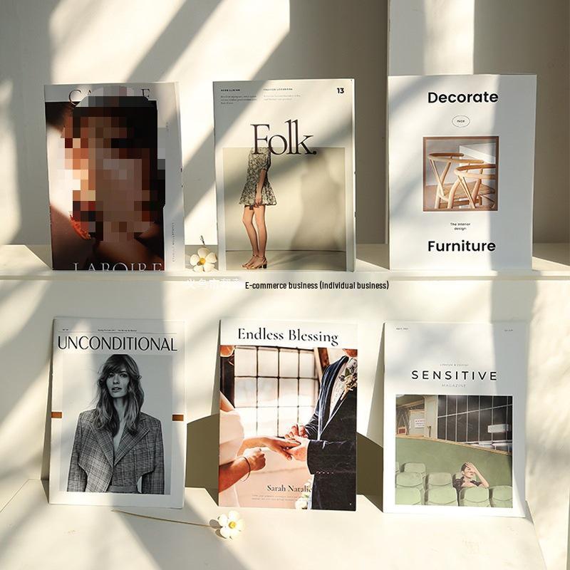 İngiliz Tarzı Defter: Moda Dergisi Kapak ve Sahne Düzeni Aksesuarı