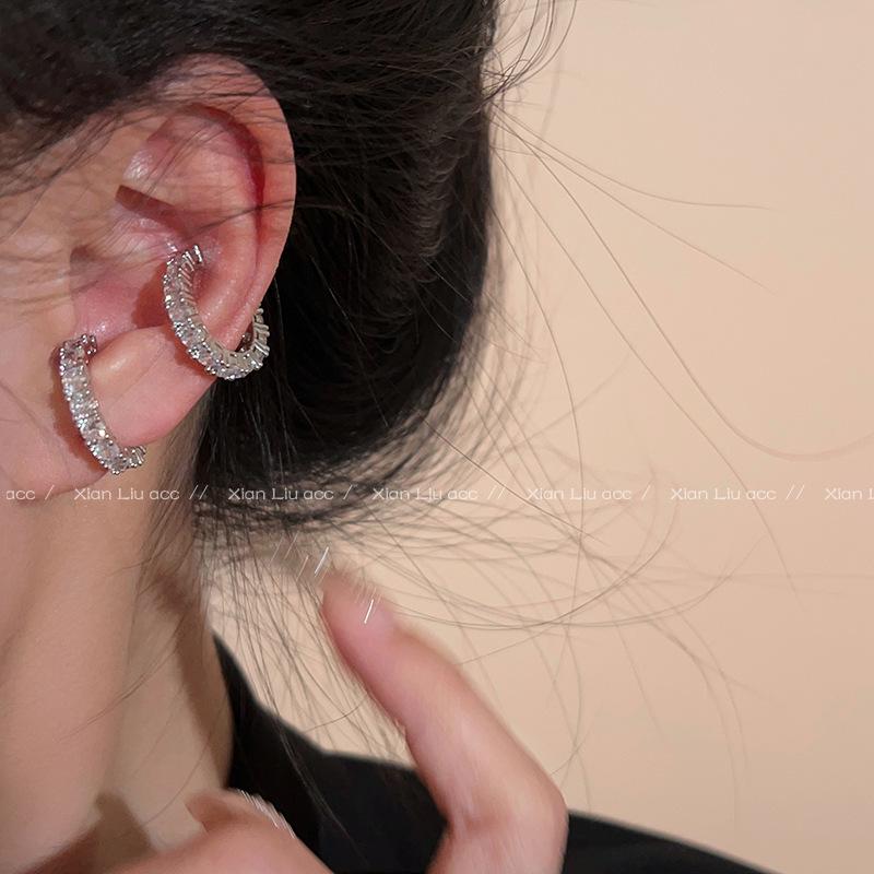 Elegant Zirconia Ear Cuff: No Piercing Needed, 2026 Trendy Design, Luxurious Women's High-End Jewelry