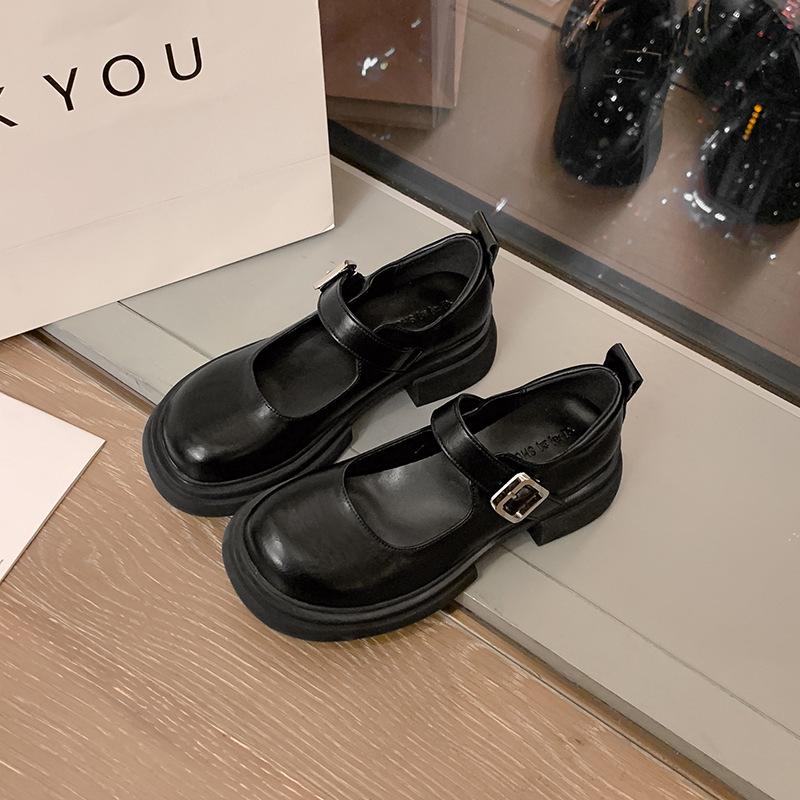 

Женские черные лоферы Мэри Джейн в студенческом стиле на толстой подошве и каблуке — французский шик на весну и осень 2023 г. 38