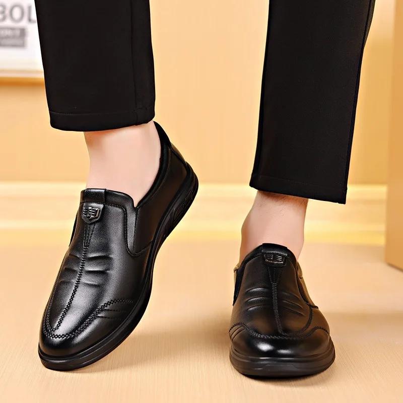 Fashion Spring Autumn New Slip-on Leather Loafers for Men Designer Soft-soled Casual Men Shoes Fashion Light Male Driving Shoes