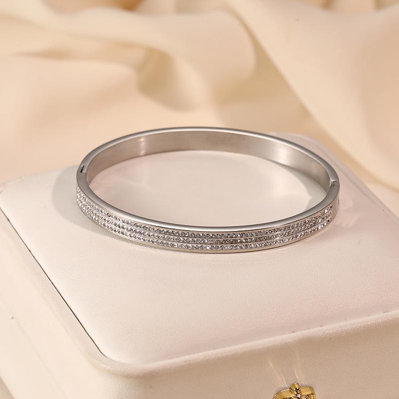 Bracelet de Luxe en Acier Inoxydable pour Femme: Titane Électroplaqué, Sertissage Diamants Complet, Style Européen-Américain