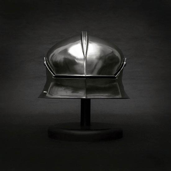 

Шлем Салад с подставкой эрцгерцога Сигизмунда Немецкий средневековый доспех XV века Рыцарский шлем LARP SCA Реконструкция