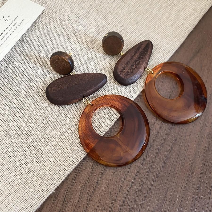 French Retro Silver Needle Round Flat Round Resin Fringed Earrings Light Luxury High-end Earrings Versatile Earrings