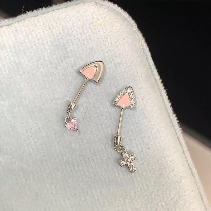 1 Pieza Pendiente de Hueso de Oreja con Colgante de Corazón y Cruz de Circonita Brillante en Forma de Oreja de Gato Para Mujeres Tendencia Accesorios de Piercing Corporal