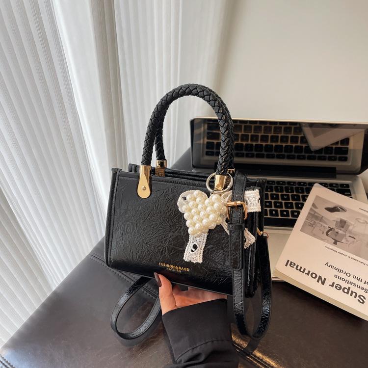 

Сумка премиум-класса с нишевым дизайном в иностранном стиле, женская, 2025, новая, популярная, универсальная сумка-мессенджер, модная, портативная, маленькая квадратная сумка