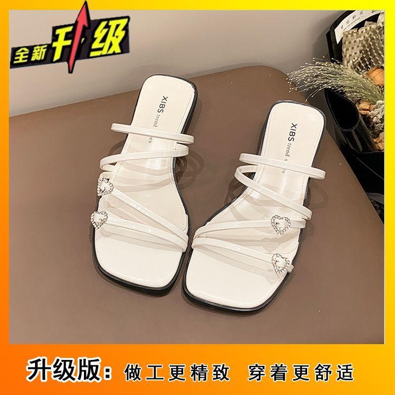 Fashion versatile high-end outer wear summer Korean version with skirt 2025 French new slippers flat bottom light sandals women