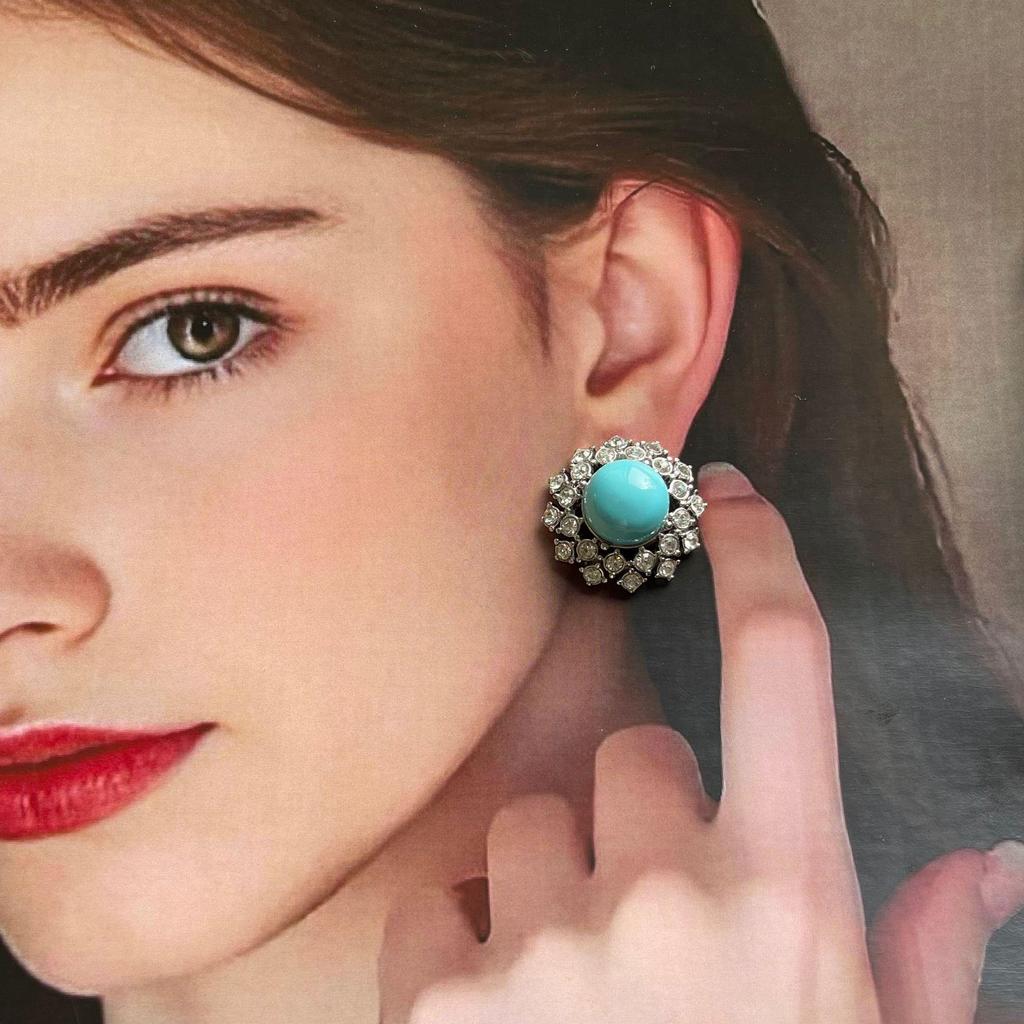 Vintage Blue Snowflake Glass Ear Studs with 925 Silver Needles - Versatile Temperament Style for Women