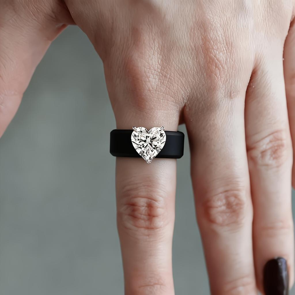 Cooles Schwarzes Silikonband mit großem Solitär-Herz-CZ, Leichter Kratzfester Stapelbarer Valentinstags-Jubiläumsgeschenk-Ring