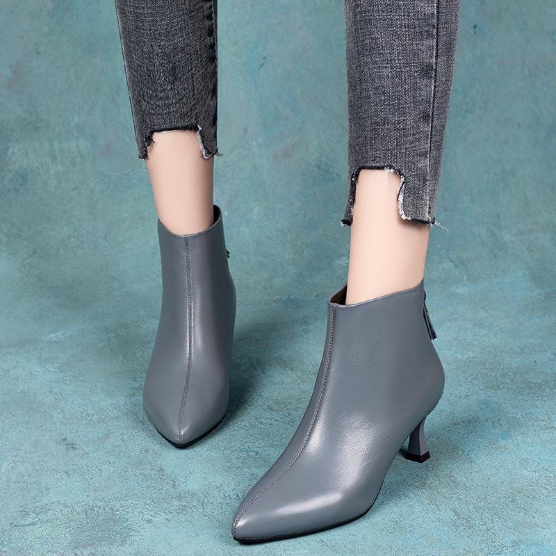 Women's Boots Autumn and Winter New Thin First Layer Cowhide Pointed Fashion and Comfortable Rear Zipper Small Bare Boots Low Heel Short Boots