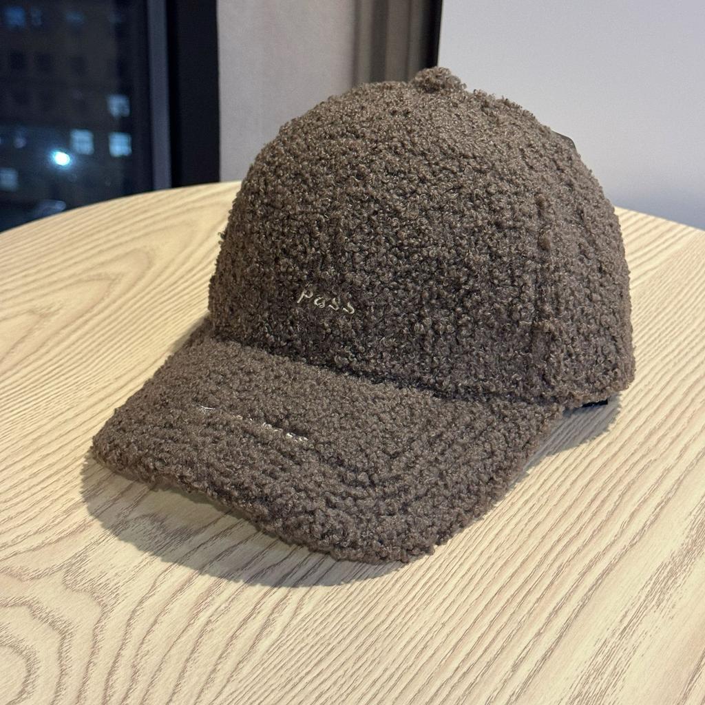 New Lamb Wool Hat for Women In Autumn and Winter Thickened Plush Peaked Cap Showing Face Small and Warm Japanese Style Big Head Baseball Cap