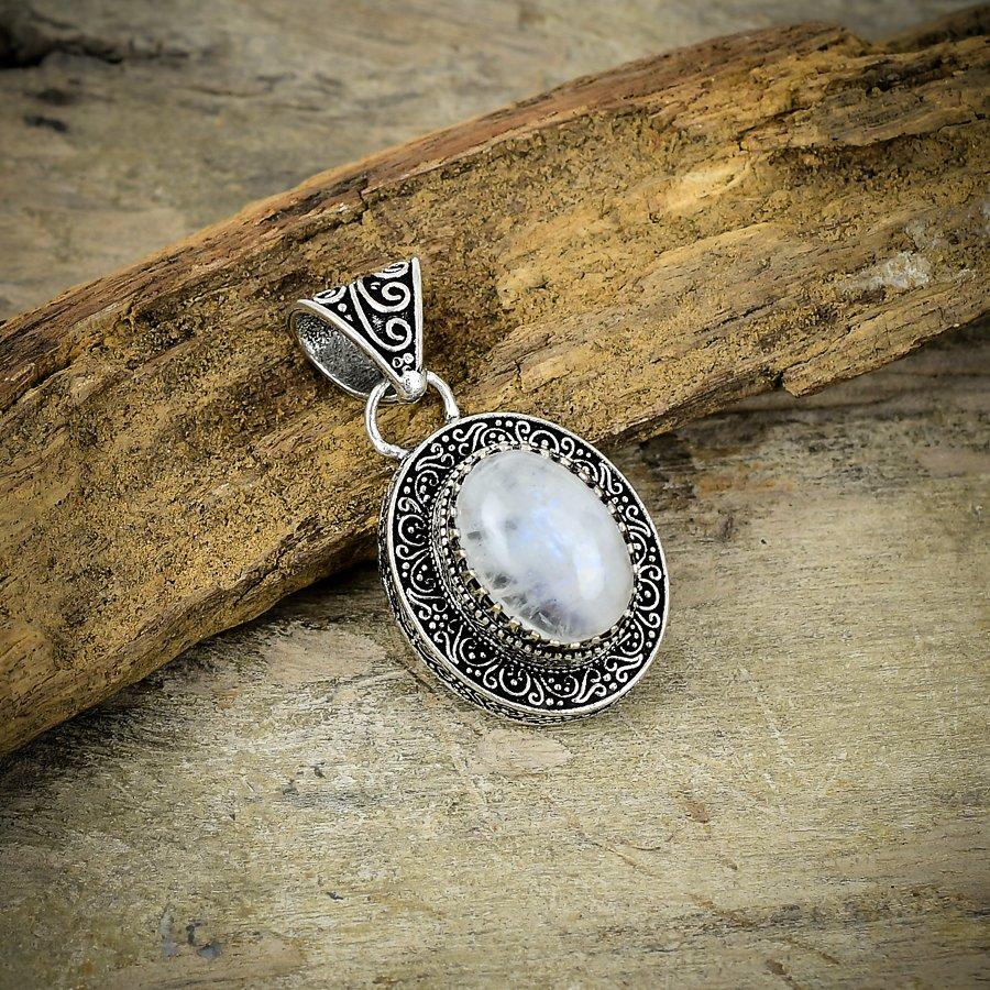 

Rainbow Moonstone Gemstone 925 Sterling Silver Jewelry Pendant 1.69 M-49