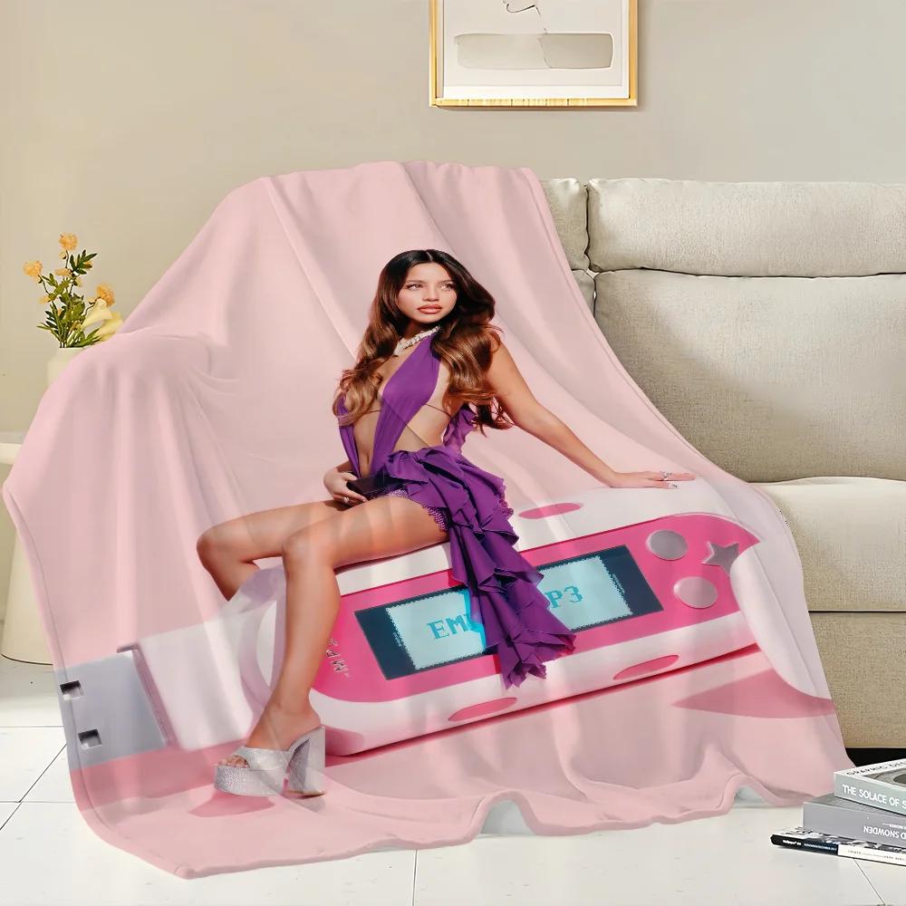 

Singer E-Emilia Mernes Mp3 Music Blanket Skin friendly comfort warm soft plush blanket suitable sofa living room office bedroom 130x150cm